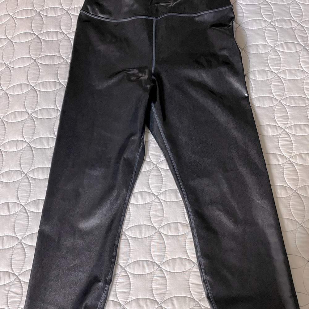 Carbon 38 pleather skinny leggings.